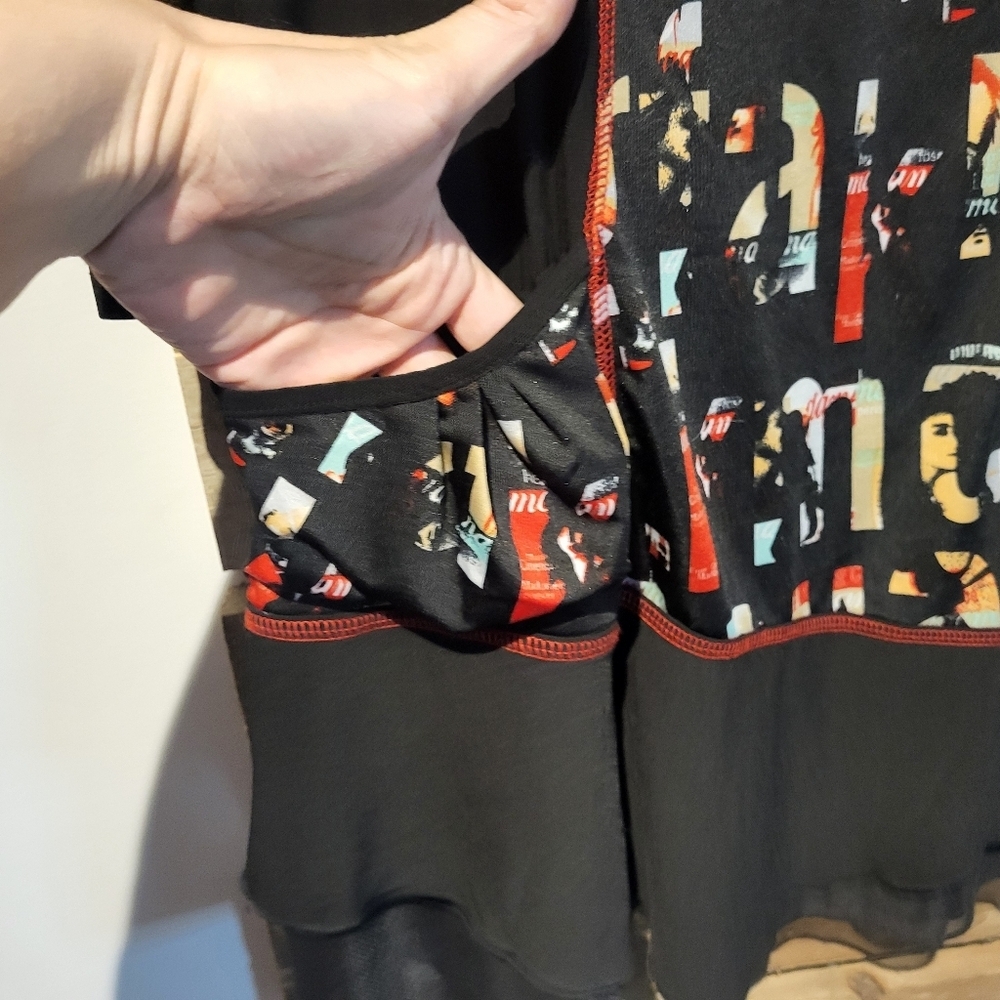🇨🇦 Canadian Brand Vin Rouge Black and Red Graphic Tunic Top - Picture 3 of 5